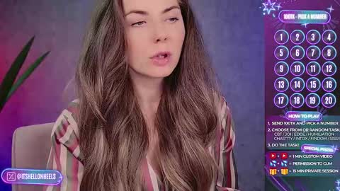 Snapshot of hell_on_heels_ chatting on 10/08/25, 05:32 - show loyalty and subscribe -  online show from 10/08/25, 05:32