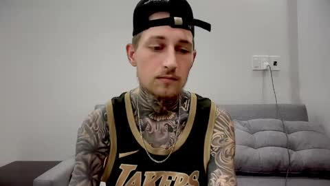 Snapshot of hellacozy chatting on 04/19/26, 12:37 hellacozy online show from 04/19/26, 12:37