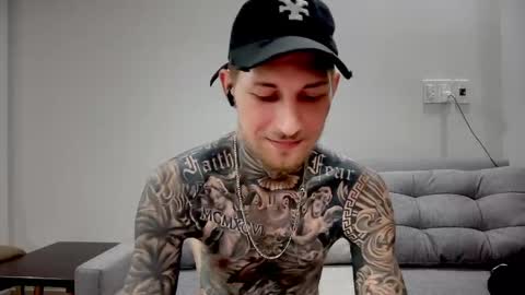 Snapshot of hellacozy chatting on 04/20/26, 11:46 hellacozy online show from 04/20/26, 11:46