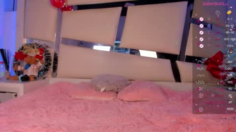 hellen__smith_ online show from 12/20/25, 01:23