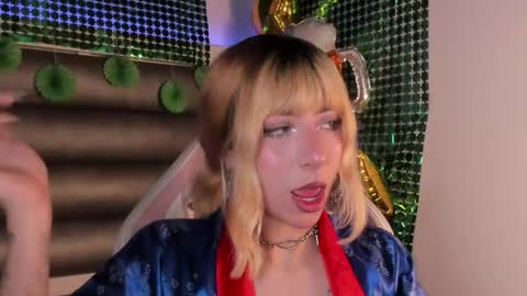 hellen__smith_ online show from 03/18/26, 08:56