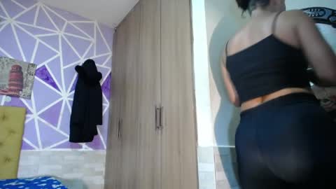 Snapshot of hellen_maya chatting on 05/18/26, 06:03 hellen maya online show from 05/18/26, 06:03