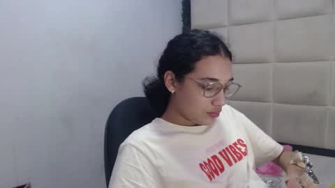 Snapshot of hellen_queensex chatting on 02/04/25, 01:56 hellen_queensex online show from 02/04/25, 01:56