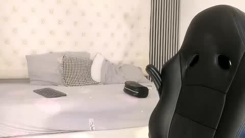 hellen_rice online show from 12/15/25, 03:22