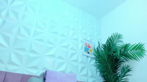 Snapshot of hellen_sky_ chatting on 01/18/25, 07:04 hellen online show from 01/18/25, 07:04