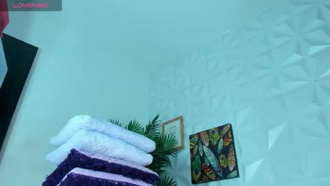 Snapshot of hellen_sky_ chatting on 09/08/25, 07:13 hellen online show from 09/08/25, 07:13