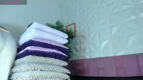 Snapshot of hellen_sky_ chatting on 10/16/25, 07:15 hellen online show from 10/16/25, 07:15