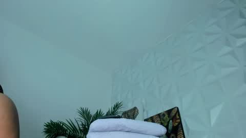 Snapshot of hellen_sky_ chatting on 11/14/25, 07:23 hellen online show from 11/14/25, 07:23