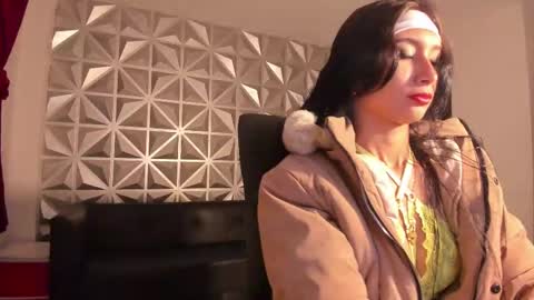 Hellen online show from 09/15/25, 12:49