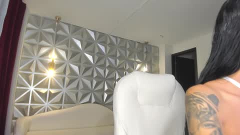 Hellen online show from 12/22/25, 12:46