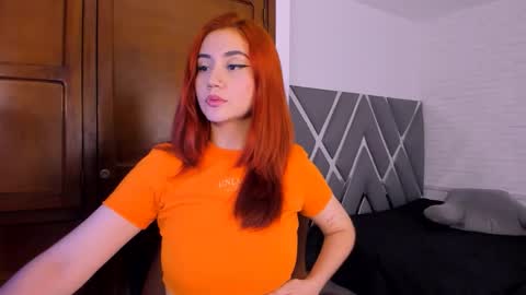 Snapshot of hellena_1 chatting on 09/25/25, 08:12 Juliet online show from 09/25/25, 08:12