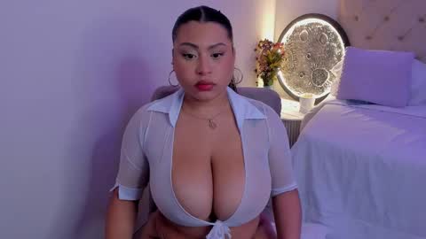 Snapshot of hellenamazing chatting on 11/26/25, 05:41 hellenamazing online show from 11/26/25, 05:41