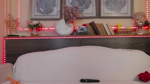    online show from 02/21/25, 07:23