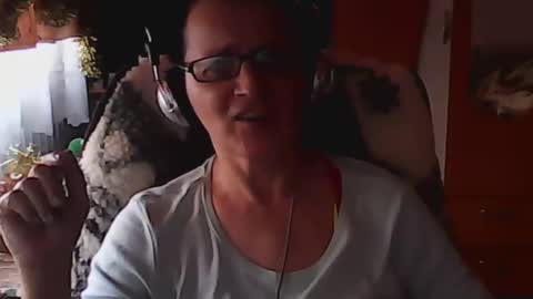 hellenmarie online show from 12/12/24, 11:18