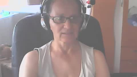 hellenmarie online show from 09/14/25, 10:25