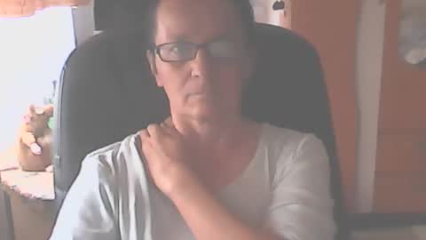 hellenmarie online show from 09/26/25, 10:41