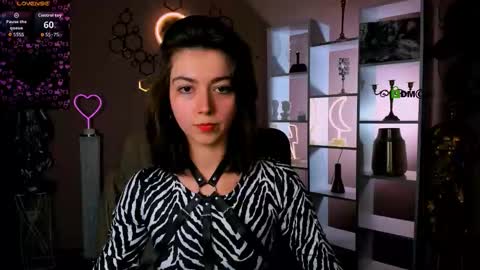 Snapshot of helli_belli chatting on 11/16/25, 08:36 Helli online show from 11/16/25, 08:36