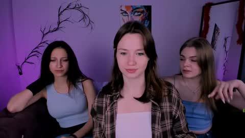 Snapshot of helli_belli chatting on 11/22/25, 08:19 Helli online show from 11/22/25, 08:19