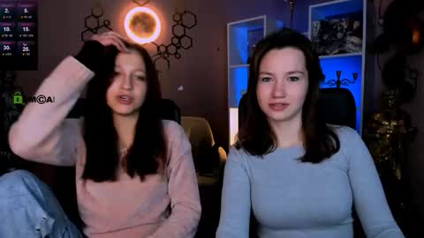 Snapshot of helli_belli chatting on 11/23/25, 08:08 Helli online show from 11/23/25, 08:08