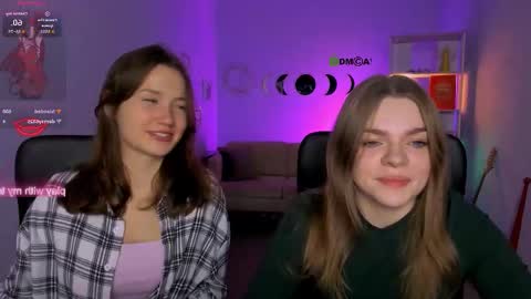 Snapshot of helli_belli chatting on 12/22/25, 08:17 Helli online show from 12/22/25, 08:17