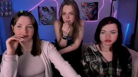 Snapshot of helli_belli chatting on 02/03/26, 02:53 Helli online show from 02/03/26, 02:53