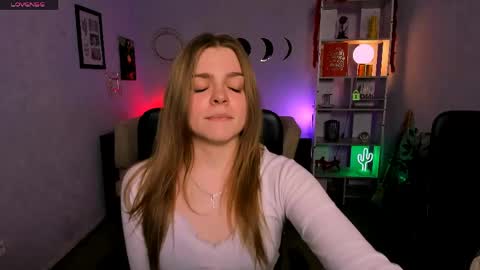 Snapshot of helli_belli chatting on 04/24/26, 07:16 Helli online show from 04/24/26, 07:16