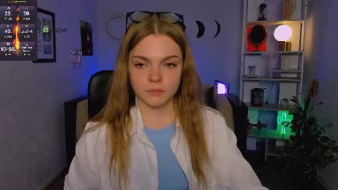 Snapshot of helli_belli chatting on 06/19/26, 07:17 Helli online show from 06/19/26, 07:17