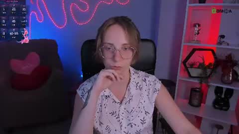 Snapshot of helli_belli chatting on 07/18/26, 07:17 Helli online show from 07/18/26, 07:17