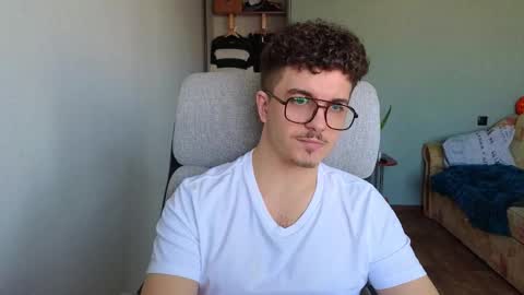 Snapshot of hellish_sugar chatting on 01/12/26, 10:53 Remy online show from 01/12/26, 10:53