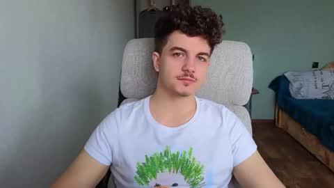 Snapshot of hellish_sugar chatting on 02/05/26, 07:46 Remy online show from 02/05/26, 07:46