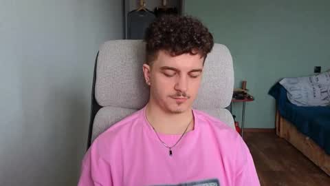 Snapshot of hellish_sugar chatting on 02/20/26, 08:27 Remy online show from 02/20/26, 08:27