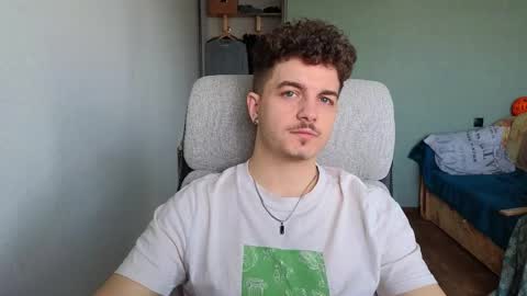 Snapshot of hellish_sugar chatting on 02/21/26, 07:31 Remy online show from 02/21/26, 07:31