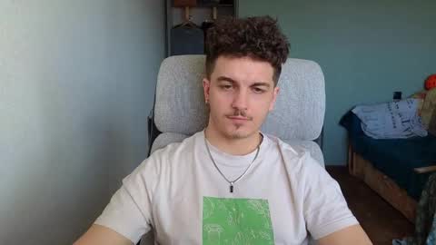 Snapshot of hellish_sugar chatting on 02/22/26, 01:31 Remy online show from 02/22/26, 01:31