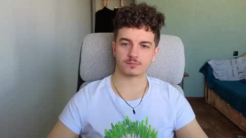 Snapshot of hellish_sugar chatting on 02/28/26, 08:26 Remy online show from 02/28/26, 08:26