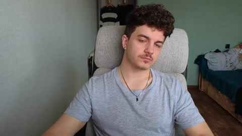 Snapshot of hellish_sugar chatting on 03/17/26, 05:22 Remy online show from 03/17/26, 05:22