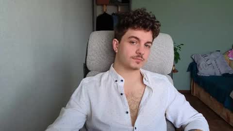 Snapshot of hellish_sugar chatting on 03/27/26, 08:26 Remy online show from 03/27/26, 08:26