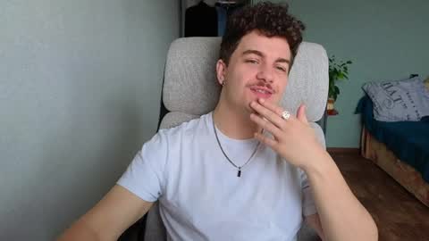 Snapshot of hellish_sugar chatting on 03/31/26, 06:58 Remy online show from 03/31/26, 06:58