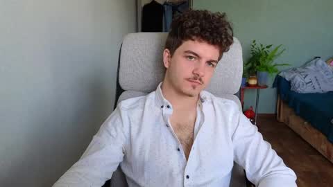 Snapshot of hellish_sugar chatting on 04/09/26, 06:19 Remy online show from 04/09/26, 06:19