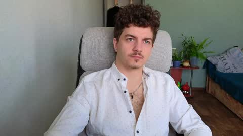 Snapshot of hellish_sugar chatting on 04/10/26, 06:51 Remy online show from 04/10/26, 06:51