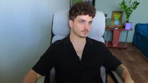 Snapshot of hellish_sugar chatting on 06/05/26, 06:52 Remy online show from 06/05/26, 06:52