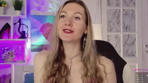 Alisia  Monday to Friday from 10 am to 4 pm GMT 2 online show from 01/23/25, 08:04