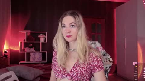 Alisia  Monday to Friday from 10 am to 4 pm GMT 2 online show from 09/26/25, 08:18