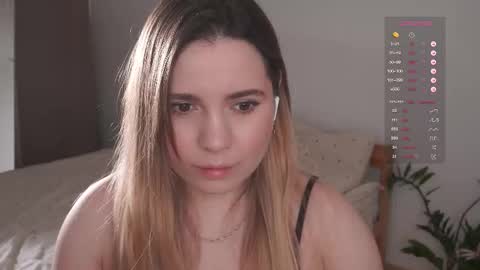 Snapshot of hello_taya chatting on 01/14/26, 02:01 Taya online show from 01/14/26, 02:01