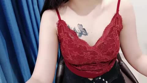 Snapshot of hellokitty_sexy chatting on 06/18/26, 01:17 hellokitty_sexy online show from 06/18/26, 01:17