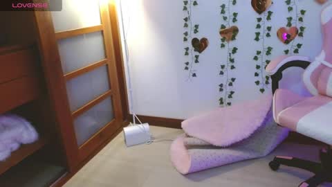 hellokitty_valery1 online show from 05/20/26, 01:34