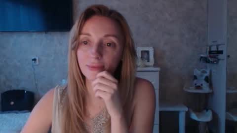 Snapshot of hellokittykaty chatting on 11/17/25, 06:19 Victory online show from 11/17/25, 06:19