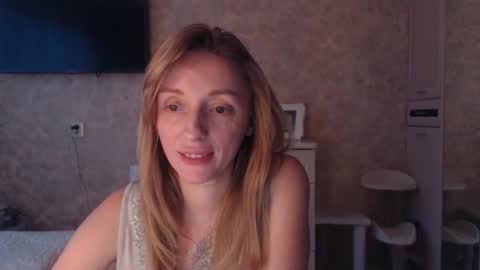 Snapshot of hellokittykaty chatting on 11/27/25, 06:37 Victory online show from 11/27/25, 06:37