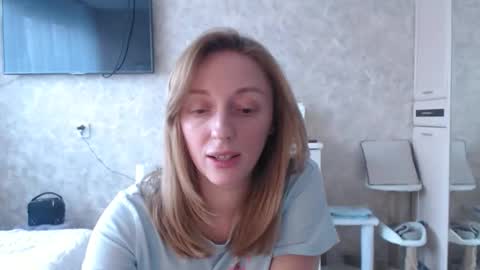 Snapshot of hellokittykaty chatting on 03/03/26, 06:30 Victory online show from 03/03/26, 06:30