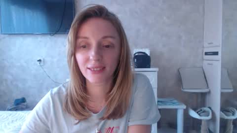 Snapshot of hellokittykaty chatting on 03/05/26, 06:31 Victory online show from 03/05/26, 06:31