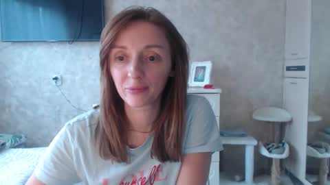 Snapshot of hellokittykaty chatting on 03/19/26, 06:28 Victory online show from 03/19/26, 06:28